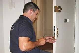 Safe Key Locksmith Service Orlando, FL 407-552-4014 - locksmith-6